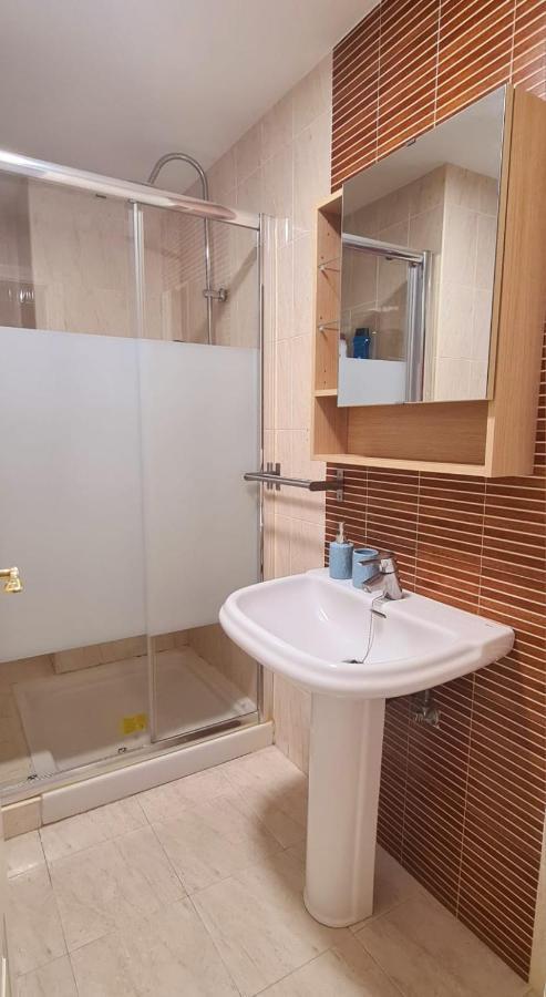 Apartamento A 2 Minutos De La Playa Y Centro Fuengirola Luaran gambar