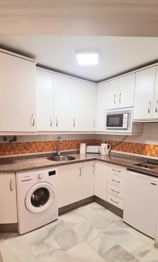 Apartamento A 2 Minutos De La Playa Y Centro Fuengirola Luaran gambar